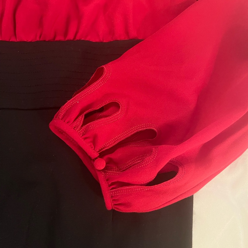 White House Black Market | Red and Black dress with scalloped neckline & sleeves - Picture 4 of 7